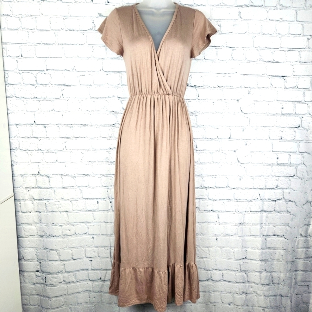 NWT Olivia Rae Size XS Tan Maxi Dress